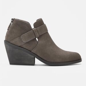Eileen Fisher Taupe Cutout Ankle Boots size 11